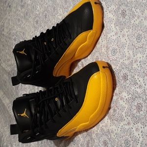 Air Jordan 12 "University Gold"